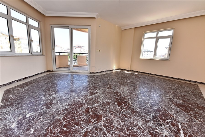 بناء كامل للبيع - شقق ومحلات - في منطقة جيكجلي / الانيا 