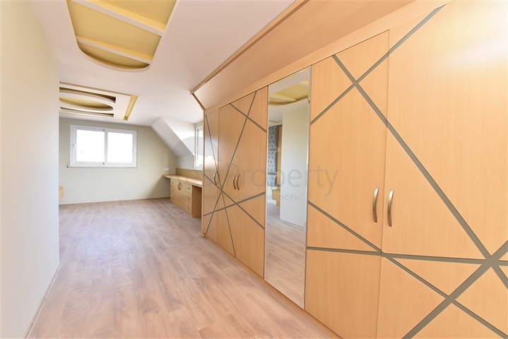 اطلالة مباشرة على البحر - دوبلكس 4 غرف وصالة - في كاستل / الانيا 