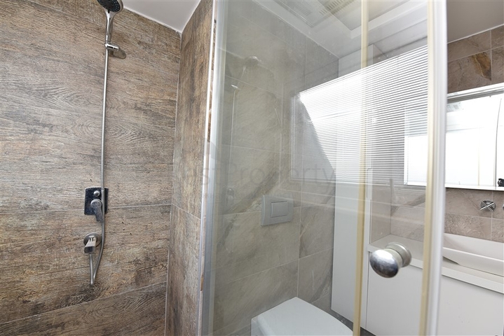 اطلالة مباشرة على البحر - دوبلكس 4 غرف وصالة - في كاستل / الانيا 