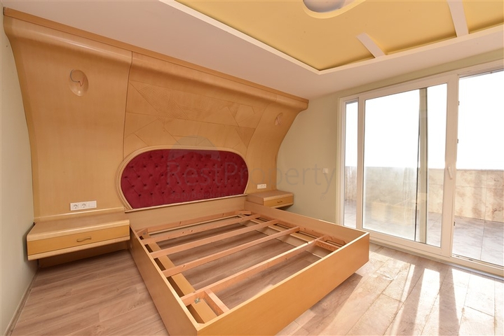 اطلالة مباشرة على البحر - دوبلكس 4 غرف وصالة - في كاستل / الانيا 