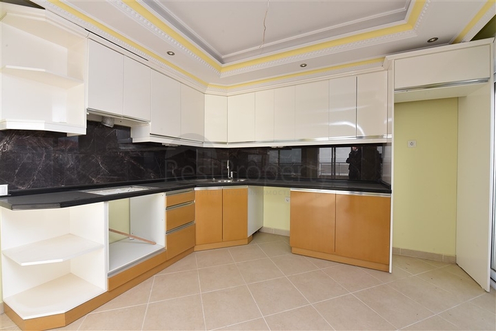 اطلالة مباشرة على البحر - دوبلكس 4 غرف وصالة - في كاستل / الانيا 