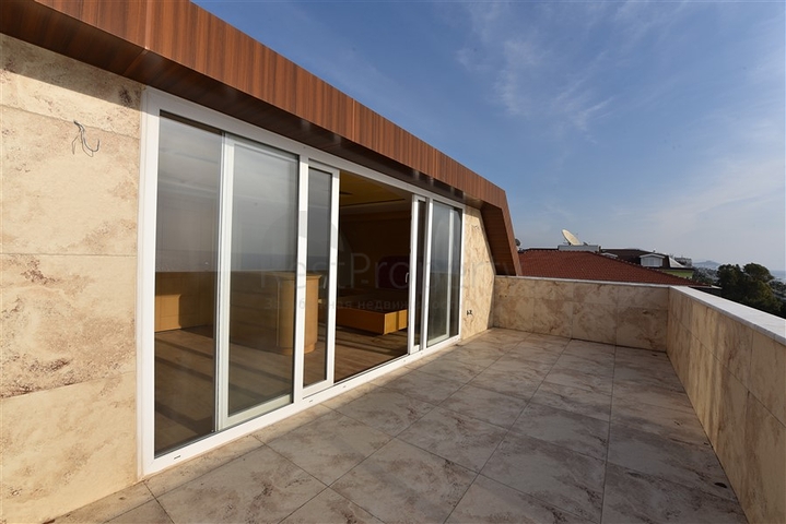 اطلالة مباشرة على البحر - دوبلكس 4 غرف وصالة - في كاستل / الانيا 