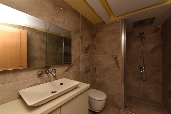 اطلالة مباشرة على البحر - دوبلكس 4 غرف وصالة - في كاستل / الانيا 