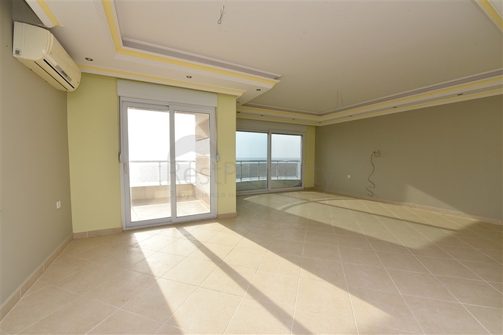 اطلالة مباشرة على البحر - دوبلكس 4 غرف وصالة - في كاستل / الانيا 