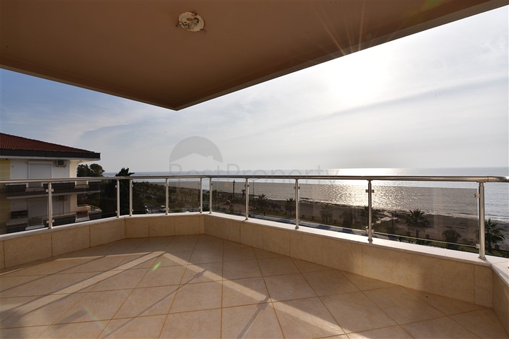 اطلالة مباشرة على البحر - دوبلكس 4 غرف وصالة - في كاستل / الانيا 