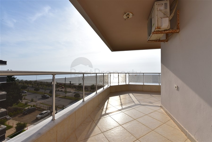 اطلالة مباشرة على البحر - دوبلكس 4 غرف وصالة - في كاستل / الانيا 