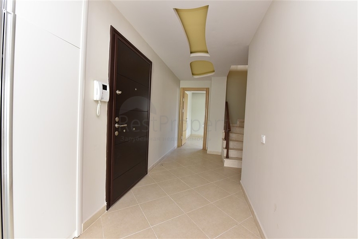 اطلالة مباشرة على البحر - دوبلكس 4 غرف وصالة - في كاستل / الانيا 