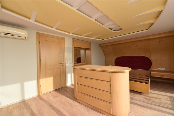 اطلالة مباشرة على البحر - دوبلكس 4 غرف وصالة - في كاستل / الانيا 