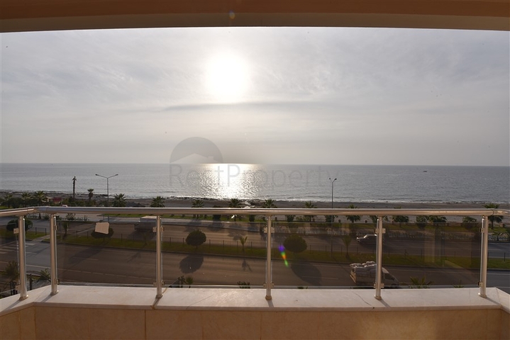 اطلالة مباشرة على البحر - دوبلكس 4 غرف وصالة - في كاستل / الانيا 