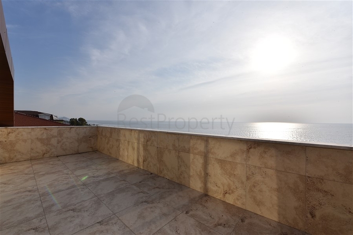 اطلالة مباشرة على البحر - دوبلكس 4 غرف وصالة - في كاستل / الانيا 