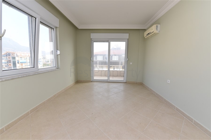 اطلالة مباشرة على البحر - دوبلكس 4 غرف وصالة - في كاستل / الانيا 