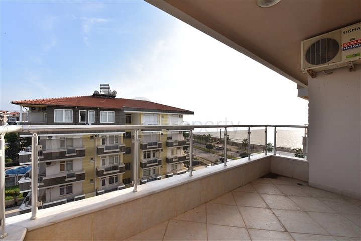 اطلالة مباشرة على البحر - دوبلكس 4 غرف وصالة - في كاستل / الانيا 