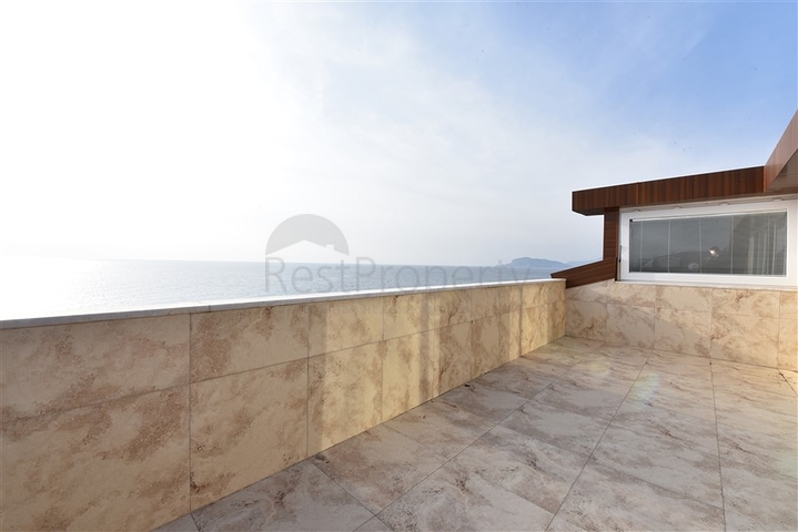 اطلالة مباشرة على البحر - دوبلكس 4 غرف وصالة - في كاستل / الانيا 