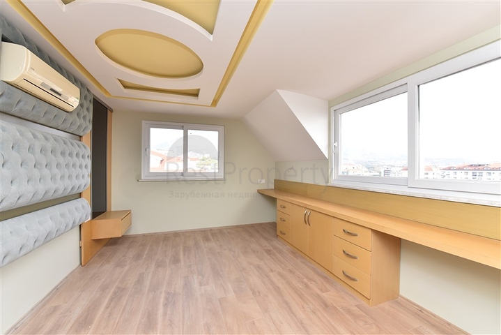 اطلالة مباشرة على البحر - دوبلكس 4 غرف وصالة - في كاستل / الانيا 