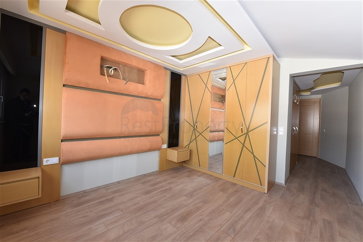 اطلالة مباشرة على البحر - دوبلكس 4 غرف وصالة - في كاستل / الانيا 