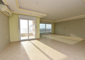 اطلالة مباشرة على البحر - دوبلكس 4 غرف وصالة - في كاستل / الانيا 