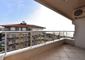 اطلالة مباشرة على البحر - دوبلكس 4 غرف وصالة - في كاستل / الانيا 