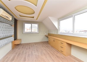 اطلالة مباشرة على البحر - دوبلكس 4 غرف وصالة - في كاستل / الانيا 