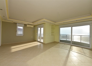 اطلالة مباشرة على البحر - دوبلكس 4 غرف وصالة - في كاستل / الانيا 