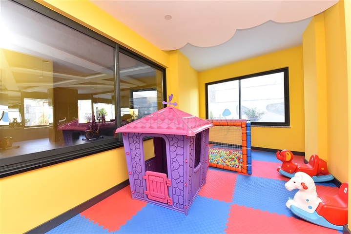 شقة 2 غرفة وصالة -ضمن مجمع سكني حديث -في مركز الانيا 