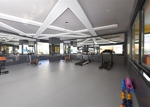 شقة 2 غرفة وصالة -ضمن مجمع سكني حديث -في مركز الانيا 