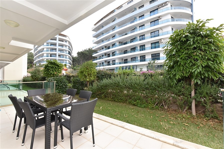 شقة دوبكس ارضية - ضمن مجمع فاخر - في كارجي جاك / الانيا 