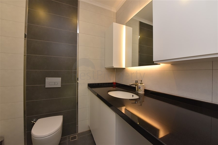 شقة دوبكس ارضية - ضمن مجمع فاخر - في كارجي جاك / الانيا 