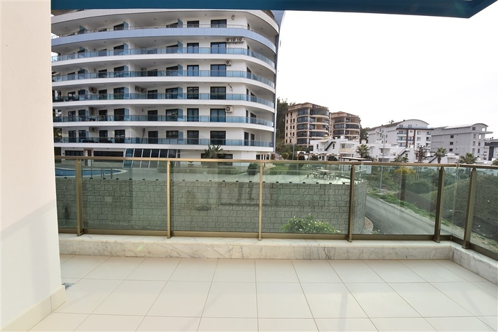 شقة دوبكس ارضية - ضمن مجمع فاخر - في كارجي جاك / الانيا 