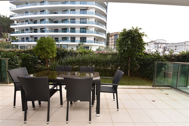 شقة دوبكس ارضية - ضمن مجمع فاخر - في كارجي جاك / الانيا 