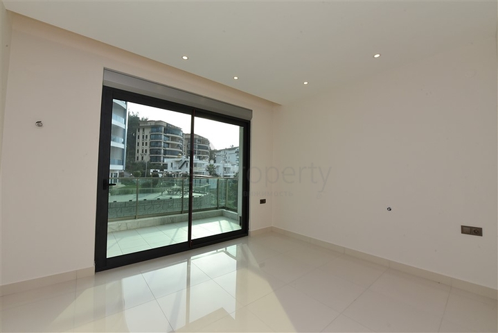 شقة دوبكس ارضية - ضمن مجمع فاخر - في كارجي جاك / الانيا 