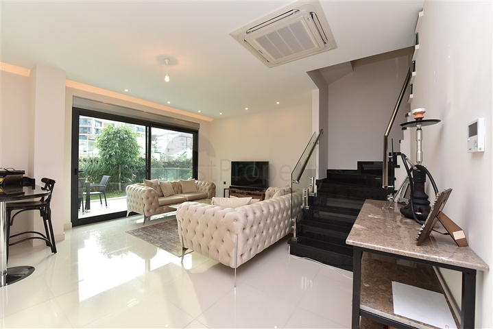 شقة دوبكس ارضية - ضمن مجمع فاخر - في كارجي جاك / الانيا 