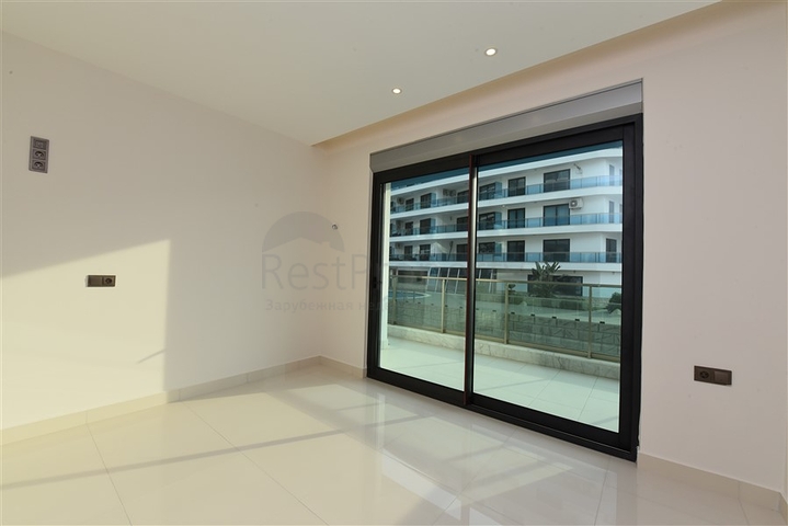 شقة دوبكس ارضية - ضمن مجمع فاخر - في كارجي جاك / الانيا 