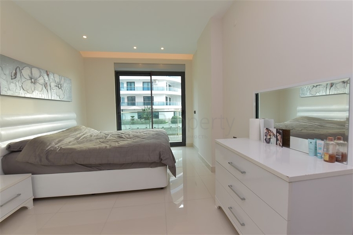 شقة دوبكس ارضية - ضمن مجمع فاخر - في كارجي جاك / الانيا 