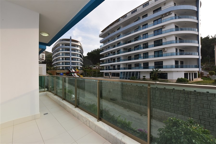 شقة دوبكس ارضية - ضمن مجمع فاخر - في كارجي جاك / الانيا 