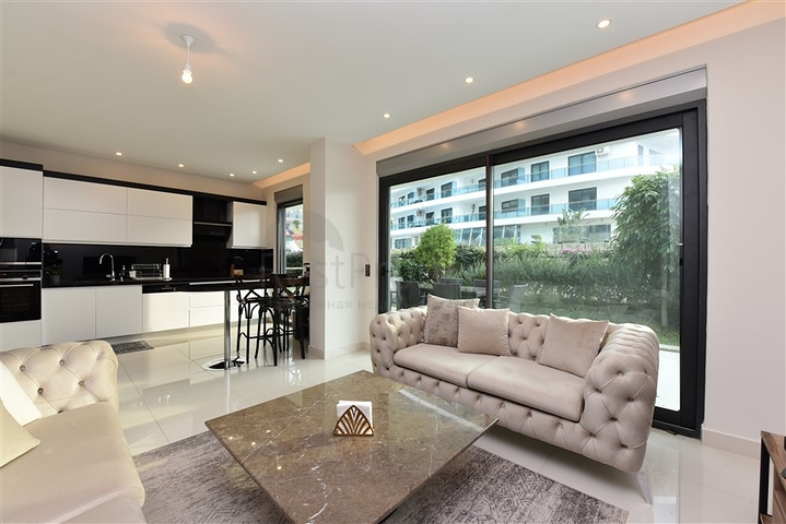 شقة دوبكس ارضية - ضمن مجمع فاخر - في كارجي جاك / الانيا 