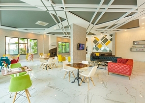 شقة دوبكس ارضية - ضمن مجمع فاخر - في كارجي جاك / الانيا 