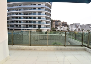 شقة دوبكس ارضية - ضمن مجمع فاخر - في كارجي جاك / الانيا 