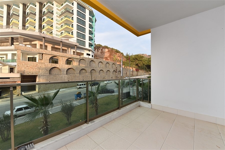 دوبلكس ارضية - 3 غرف وصالة - مفروشة -ضمن مجمع حديث - في كارجي جاك / الانيا 