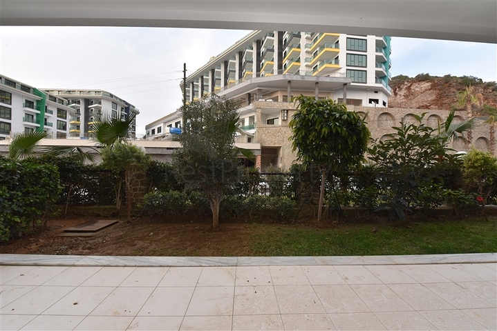 دوبلكس ارضية - 3 غرف وصالة - مفروشة -ضمن مجمع حديث - في كارجي جاك / الانيا 