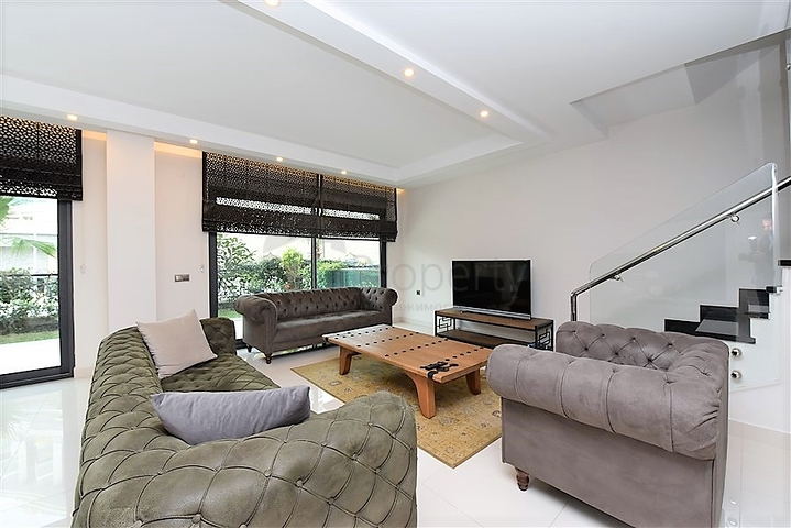 دوبلكس ارضية - 3 غرف وصالة - مفروشة -ضمن مجمع حديث - في كارجي جاك / الانيا 