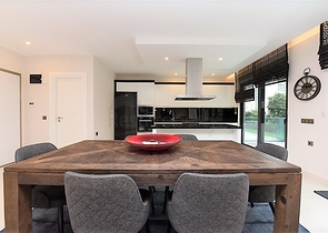 دوبلكس ارضية - 3 غرف وصالة - مفروشة -ضمن مجمع حديث - في كارجي جاك / الانيا 