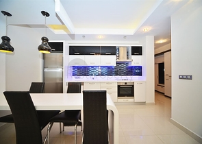 مجمع فاخر يضم شاطئ خاص  - شقة 2 غرفة وصالة - مؤثثة -في مهموتلار / الانيا 