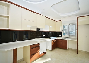 مجمع حديث فاخر - شقة 2 غرفة وصالة -واسعة - في مهموتلار / الانيا 