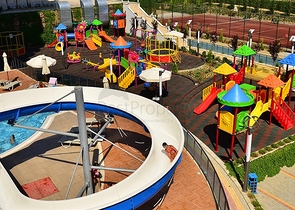 مجمع فاخر - خدمات 5 نجوم - شقة عائلية 3 غرف وصالة - في مهموتلار / الانيا 