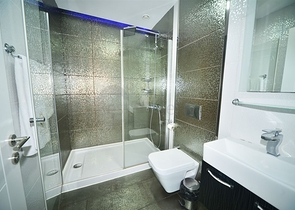 مجمع فاخر - خدمات 5 نجوم - شقة عائلية 3 غرف وصالة - في مهموتلار / الانيا 