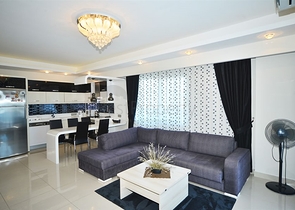 مجمع فاخر - خدمات 5 نجوم - شقة عائلية 3 غرف وصالة - في مهموتلار / الانيا 