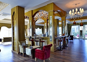 مجمع فاخر - خدمات 5 نجوم - شقة عائلية 3 غرف وصالة - في مهموتلار / الانيا 