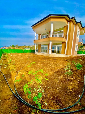 فيلا مستقلة - مع حديقة واسعة - في ديمرتاش / الانيا 