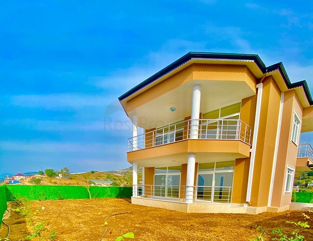 فيلا مستقلة - مع حديقة واسعة - في ديمرتاش / الانيا 