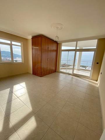 فيلا مستقلة - مع حديقة واسعة - في ديمرتاش / الانيا 